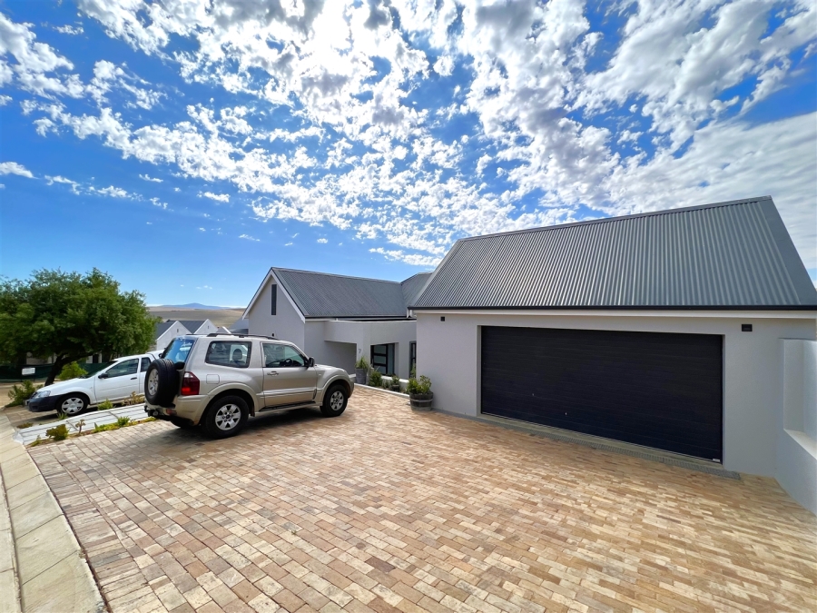 4 Bedroom Property for Sale in Mount Royal Golf Estate Western Cape